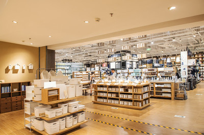 社區(qū)里的萬(wàn)能寶庫(kù) 日用品店的日常與溫暖